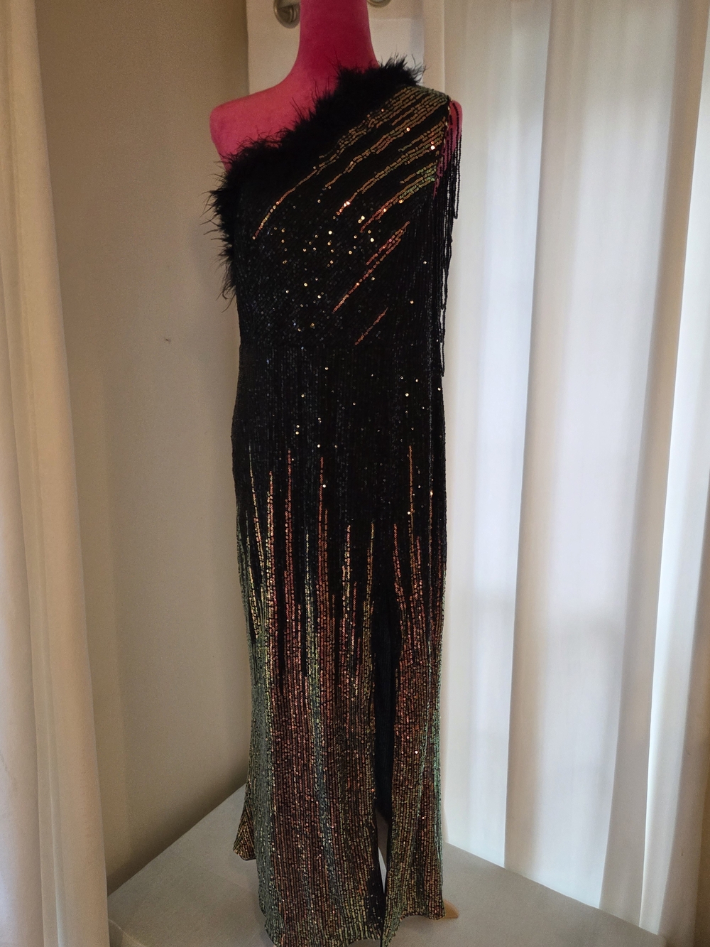 Black One-Shoulder Beaded Fringe Dress with Sequin Feather Hook Chain Accents